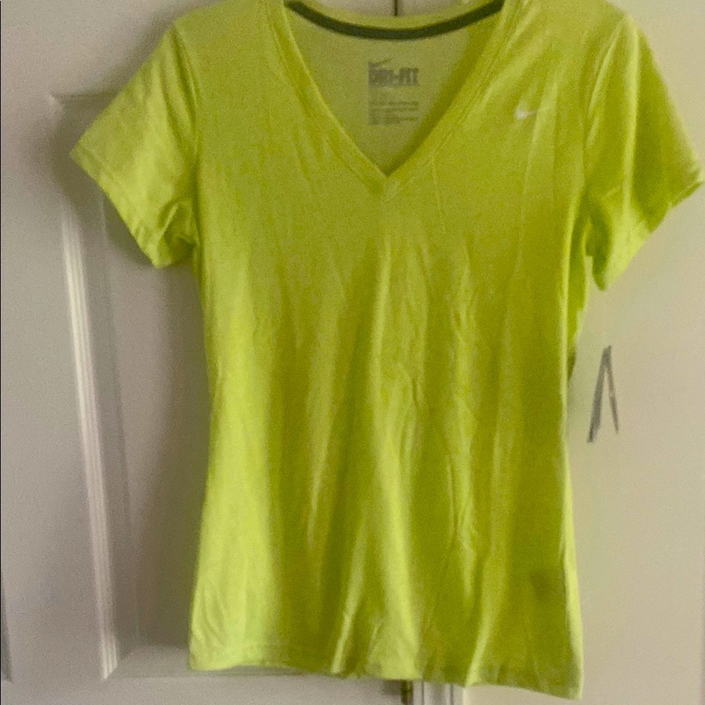 NIKE Green Fitted Short Sleeve T-Shirt BRAND NEW
